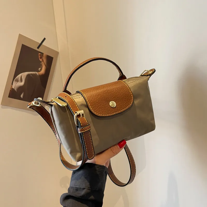 Designer Simple Crossbody Bag Fashion Women Mini Axillary Package Satchel 2023 Trend Hobos Bag Luxury Lady